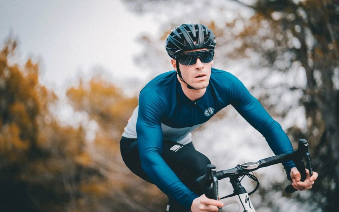 Cycling in the Fall: Essential Clothing and Gear for Riding