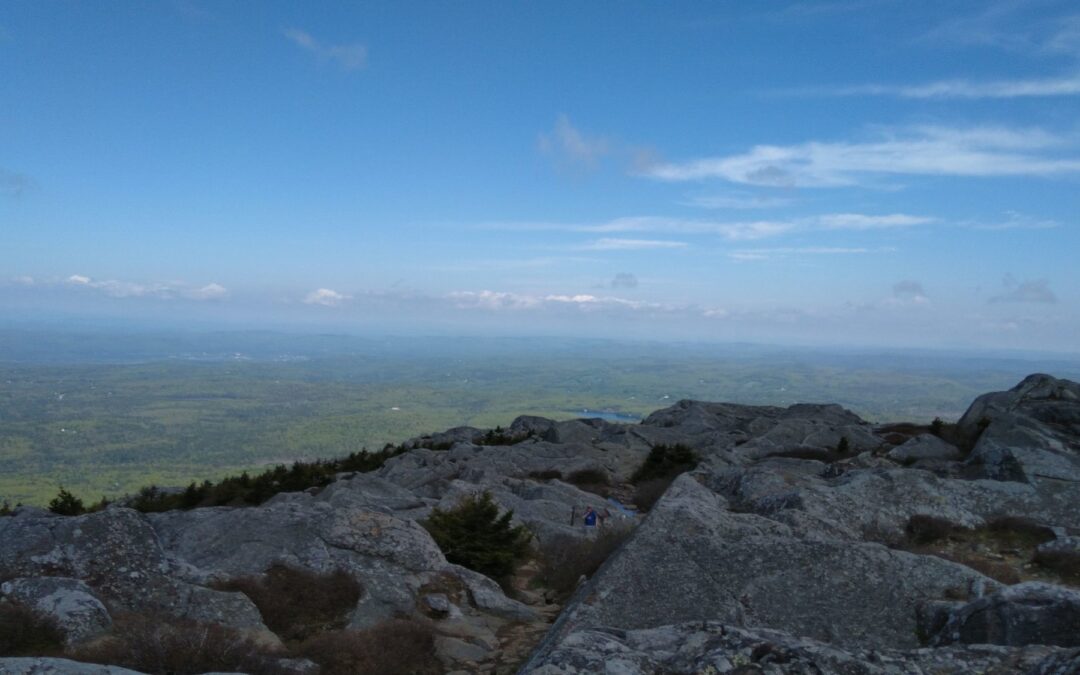 Mount Monadnock Hiking Trails: Best Routes & Year-Round Tips